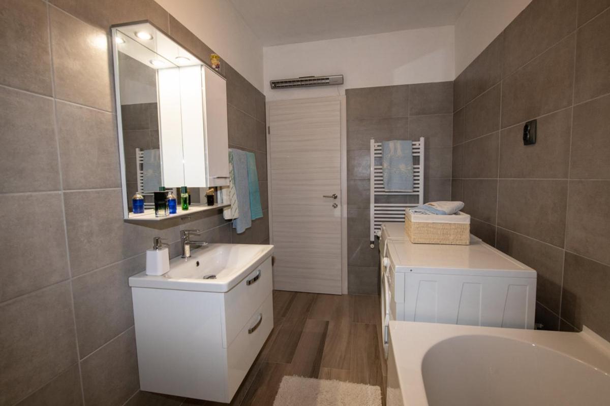 Apartman Elvis Lovran Exterior photo