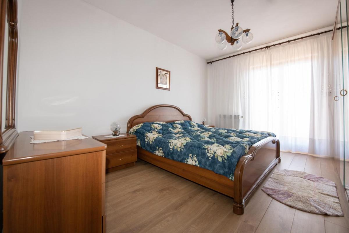 Apartman Elvis Lovran Exterior photo