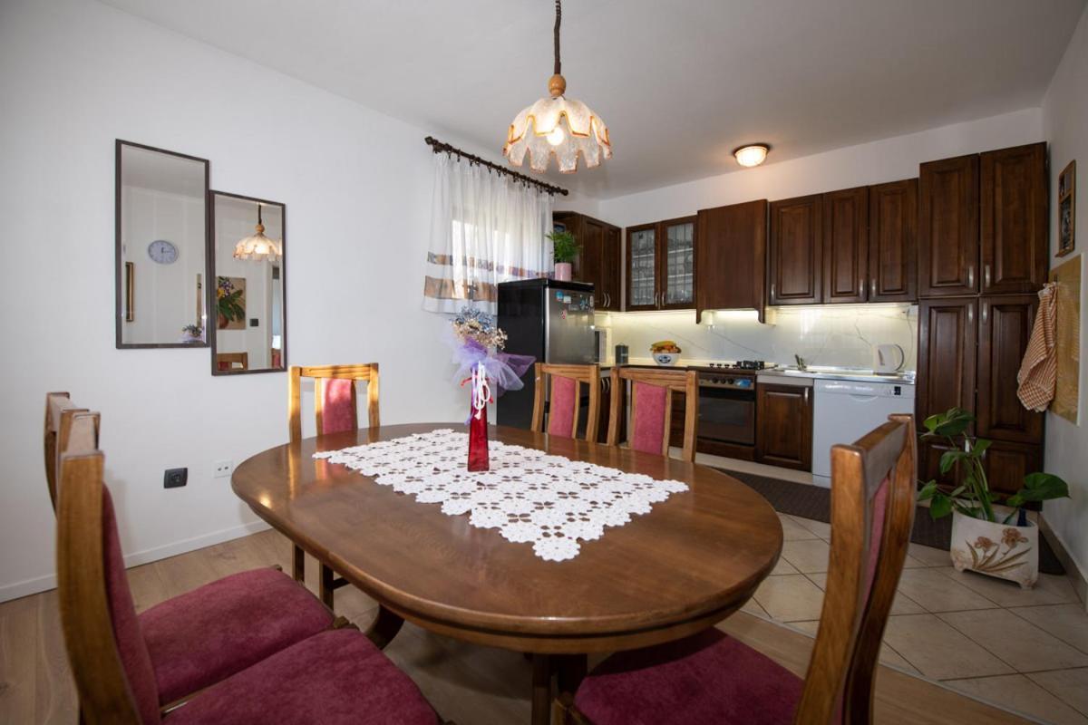 Apartman Elvis Lovran Exterior photo