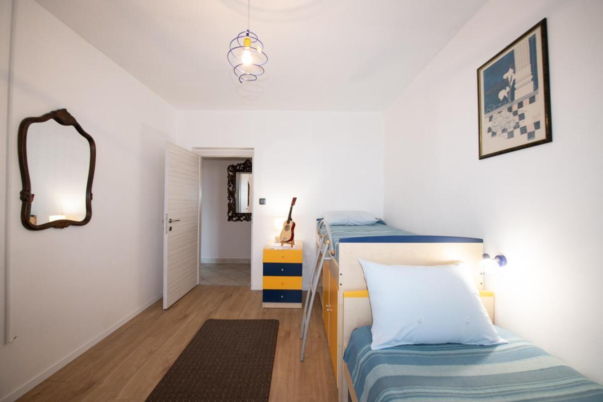 Apartman Elvis Lovran Exterior photo