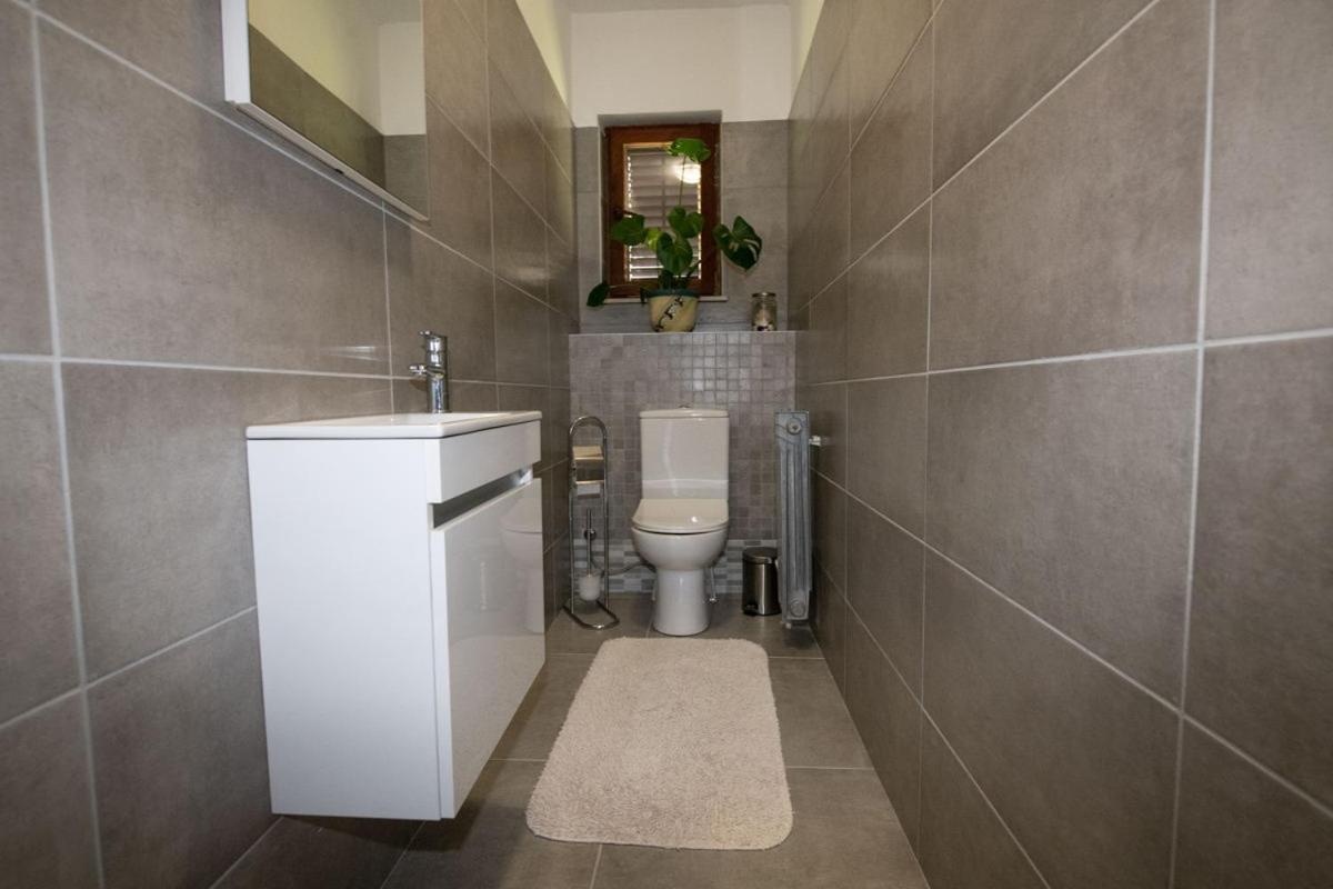 Apartman Elvis Lovran Exterior photo