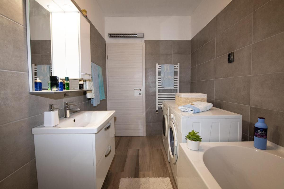 Apartman Elvis Lovran Exterior photo