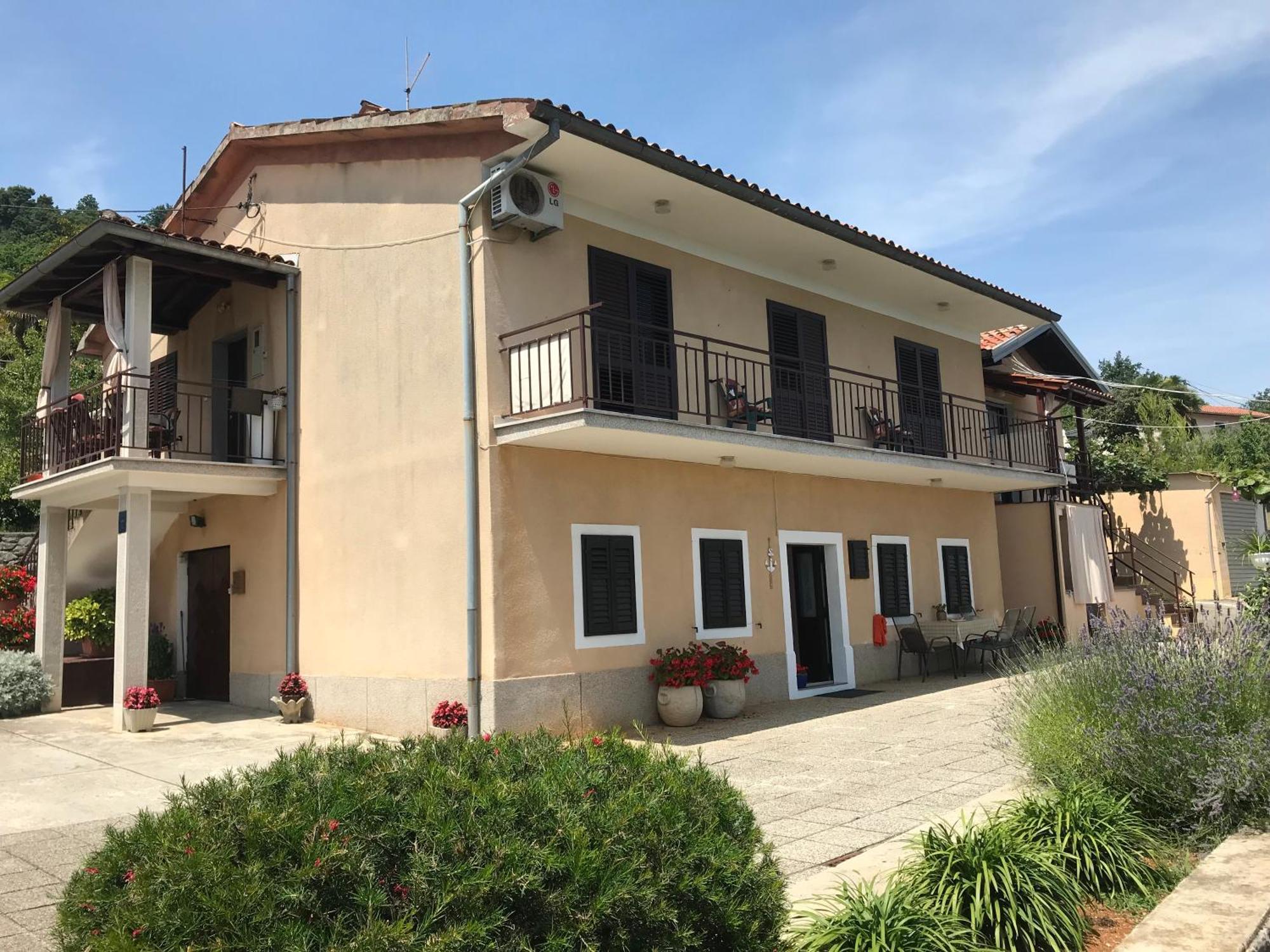 Apartman Elvis Lovran Exterior photo
