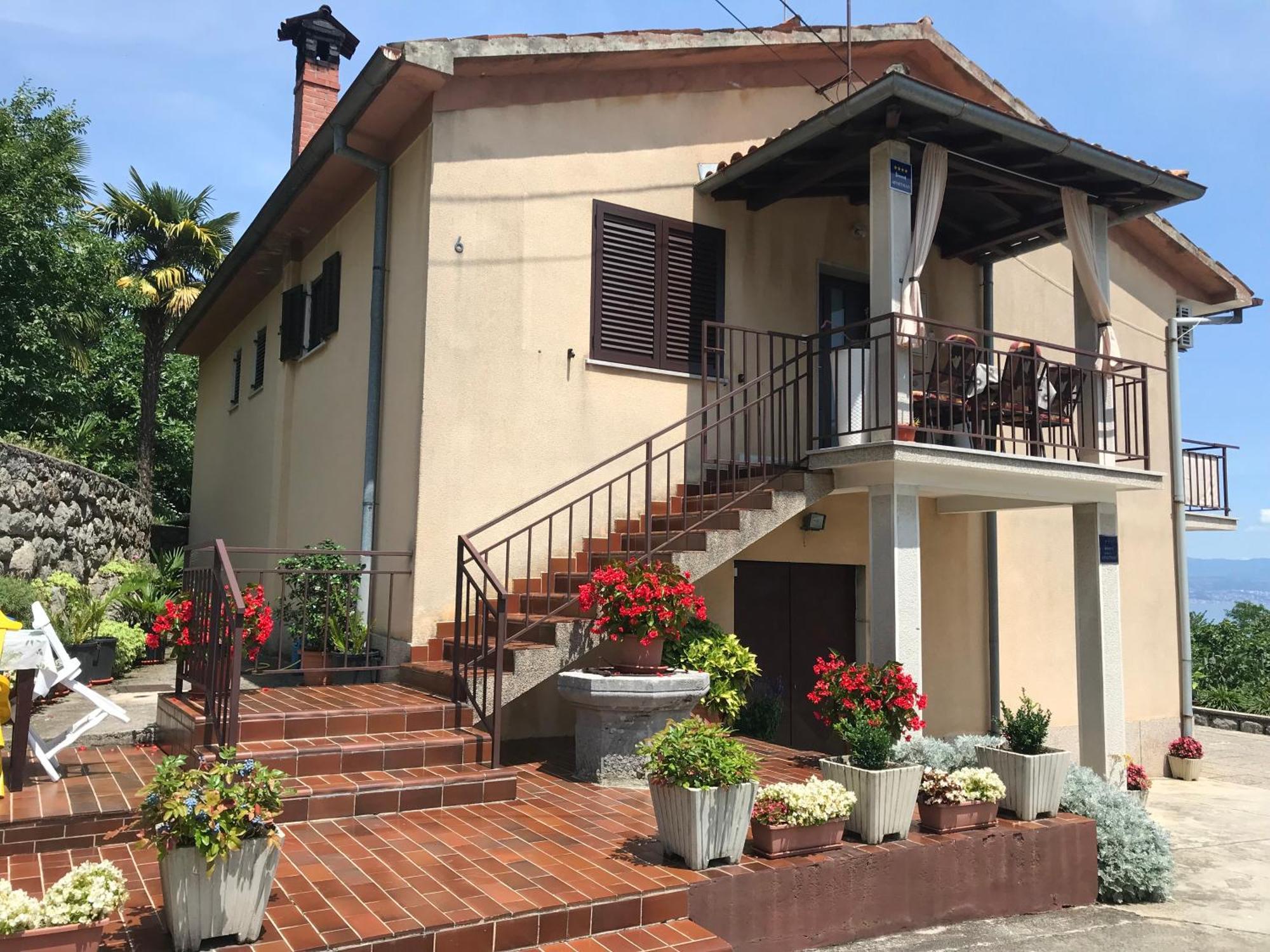 Apartman Elvis Lovran Exterior photo